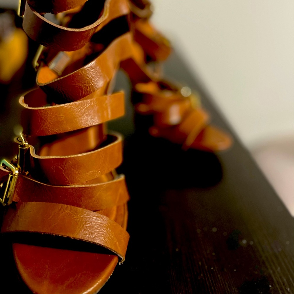 Strappy Heel!